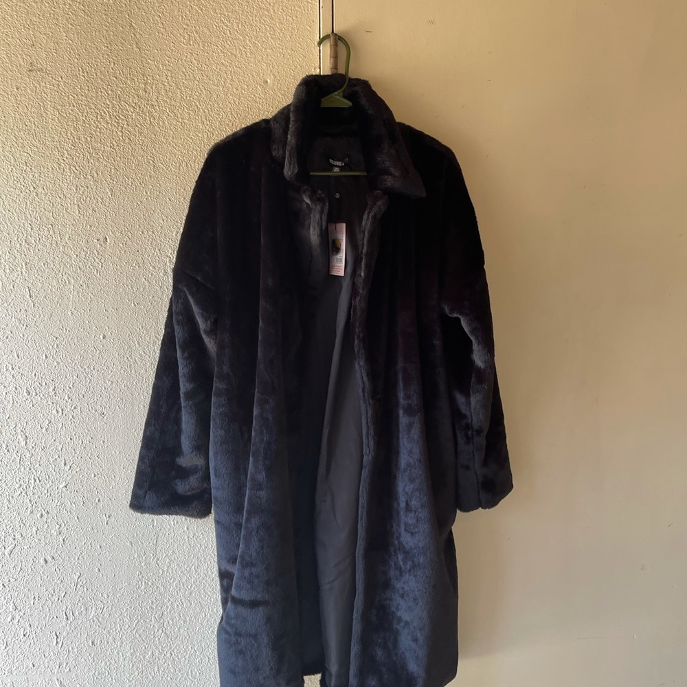 Faux fur coat ✨